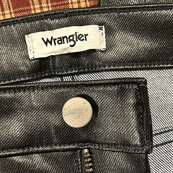 Woman’s NWTs Wrangler Black Leather Walker High Rise Slim Jeans - Picture 3 of 12